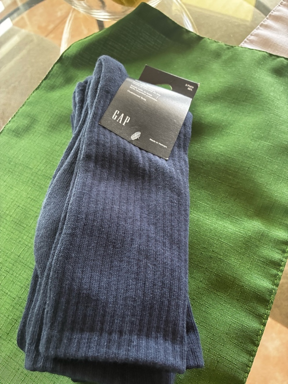 NWT GAP Men’s crew length socks M/L3 pack